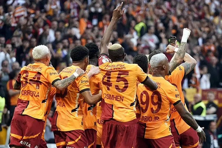"Qalatasaray" Türkiyə çempionu oldu (FOTO)