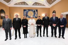 Vatikanı Ukrayna və Rusiya arasında danışıqlar platformasına çevirməyə hazırıq - Papa XIV Leo (FOTO)