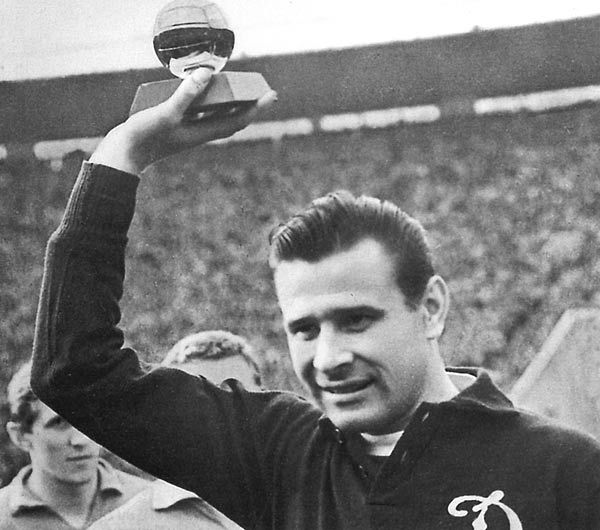 Lev Yaşin futbol tarixinin ən yaxşı qapıçısı seçilib