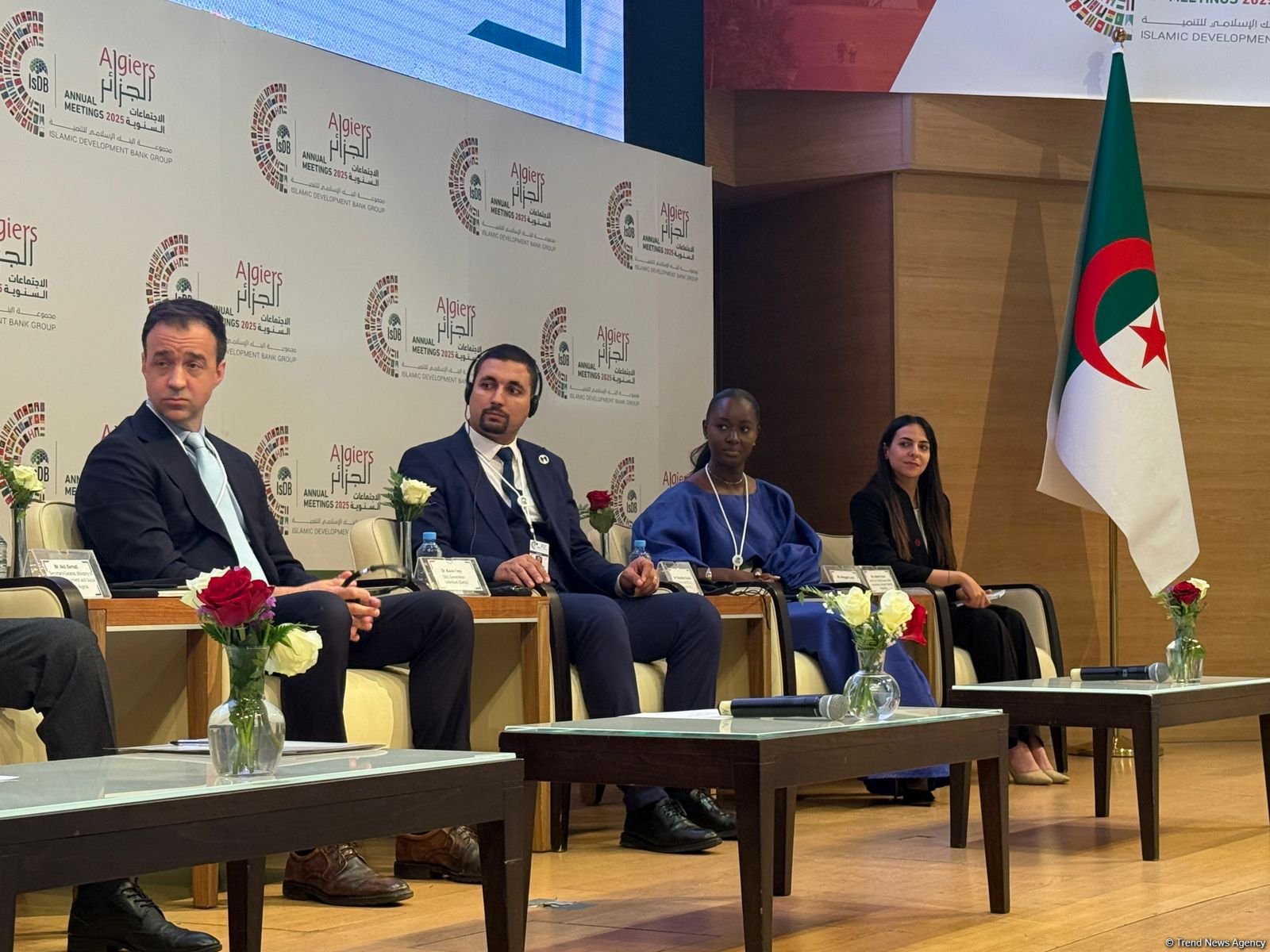 Əlcəzairdə İslam İnkişaf Bankının 13-cü Gənclərin İnkişafı Forumu başa çatıb (FOTO)