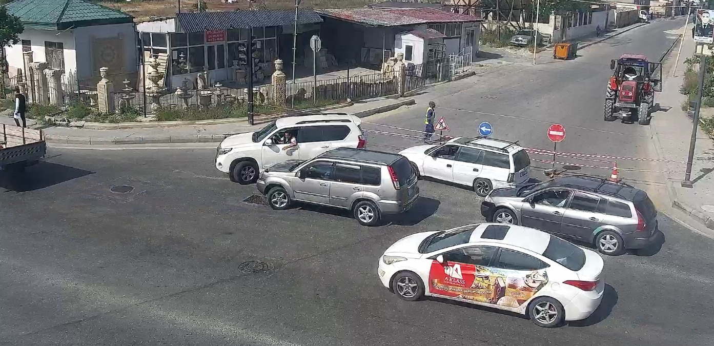 Sürücülərin NƏZƏRİNƏ: Bu küçələrdə hərəkət tam məhdudlaşdırılıb