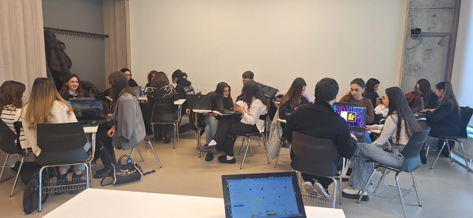 UNEC Layihə Əsaslı Tədris metoduna keçid edib (FOTO)