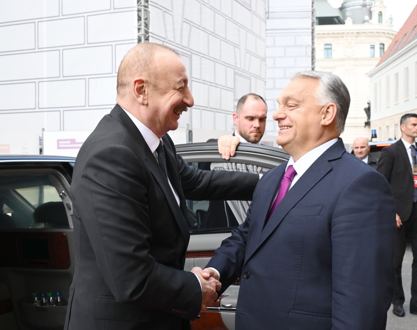 Budapeştdə Prezident İlham Əliyevin Macarıstanın Baş naziri ilə məhdud tərkibdə görüşü olub (FOTO/VİDEO)