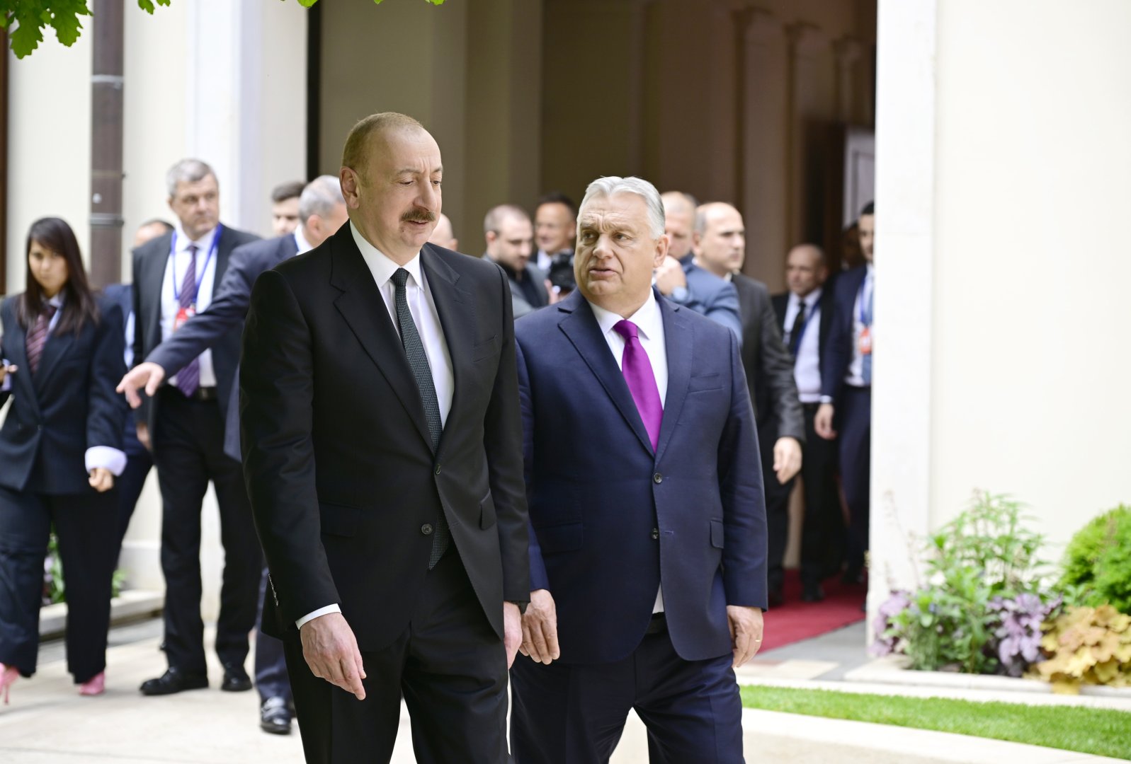 Budapeştdə Prezident İlham Əliyevin Macarıstanın Baş naziri ilə məhdud tərkibdə görüşü olub (FOTO/VİDEO)