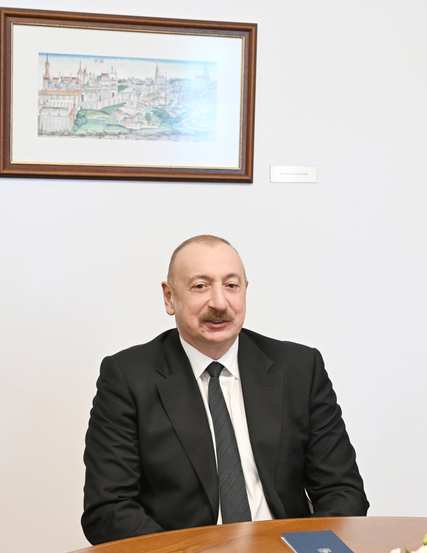 Budapeştdə Prezident İlham Əliyevin Macarıstanın Baş naziri ilə məhdud tərkibdə görüşü olub (FOTO/VİDEO)