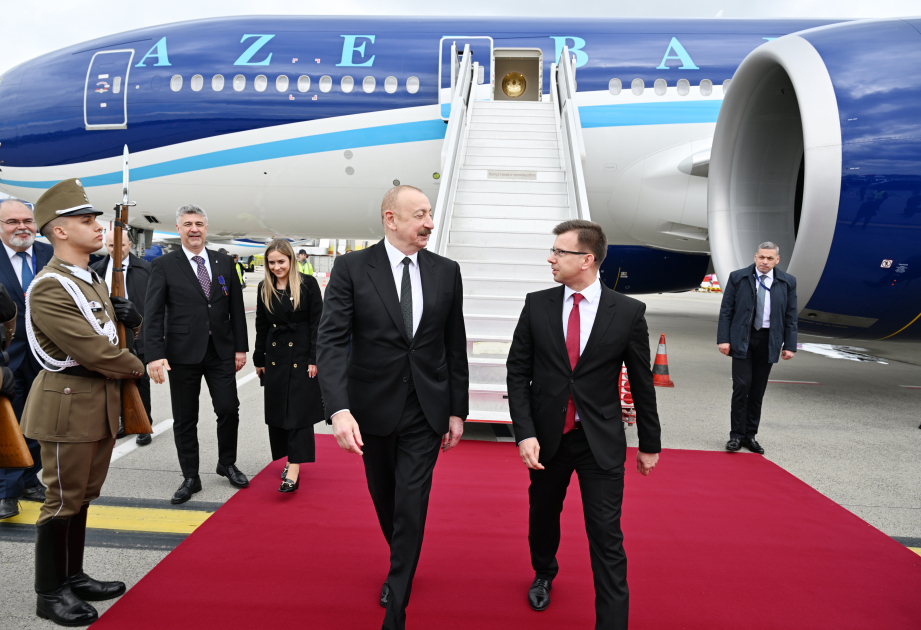 Prezident İlham Əliyev Macarıstana işgüzar səfərə gəlib (FOTO/VİDEO)