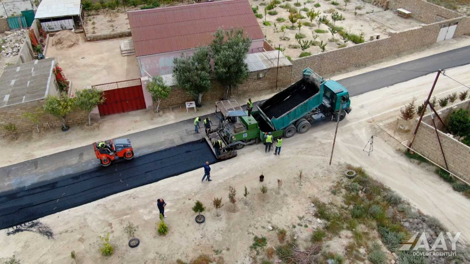 Pirallahı rayonunda 3 küçədə təmir işləri aparılır (FOTO/VİDEO)