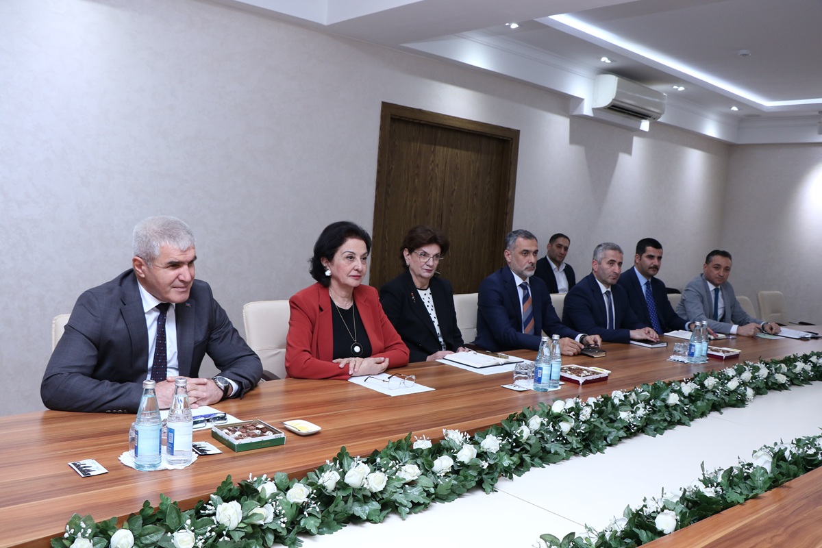 AzMİU ilə İtaliyanın Azərbaycandakı səfirliyi arasında əməkdaşlıq məsələləri müzakirə olunub (FOTO)