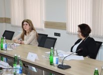 Tezliklə telekanallarda praym-taym zamanı yayımlanan informasiya proqramları işarət dilinə tərcümə ediləcək (FOTO)