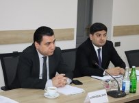 Tezliklə telekanallarda praym-taym zamanı yayımlanan informasiya proqramları işarət dilinə tərcümə ediləcək (FOTO)