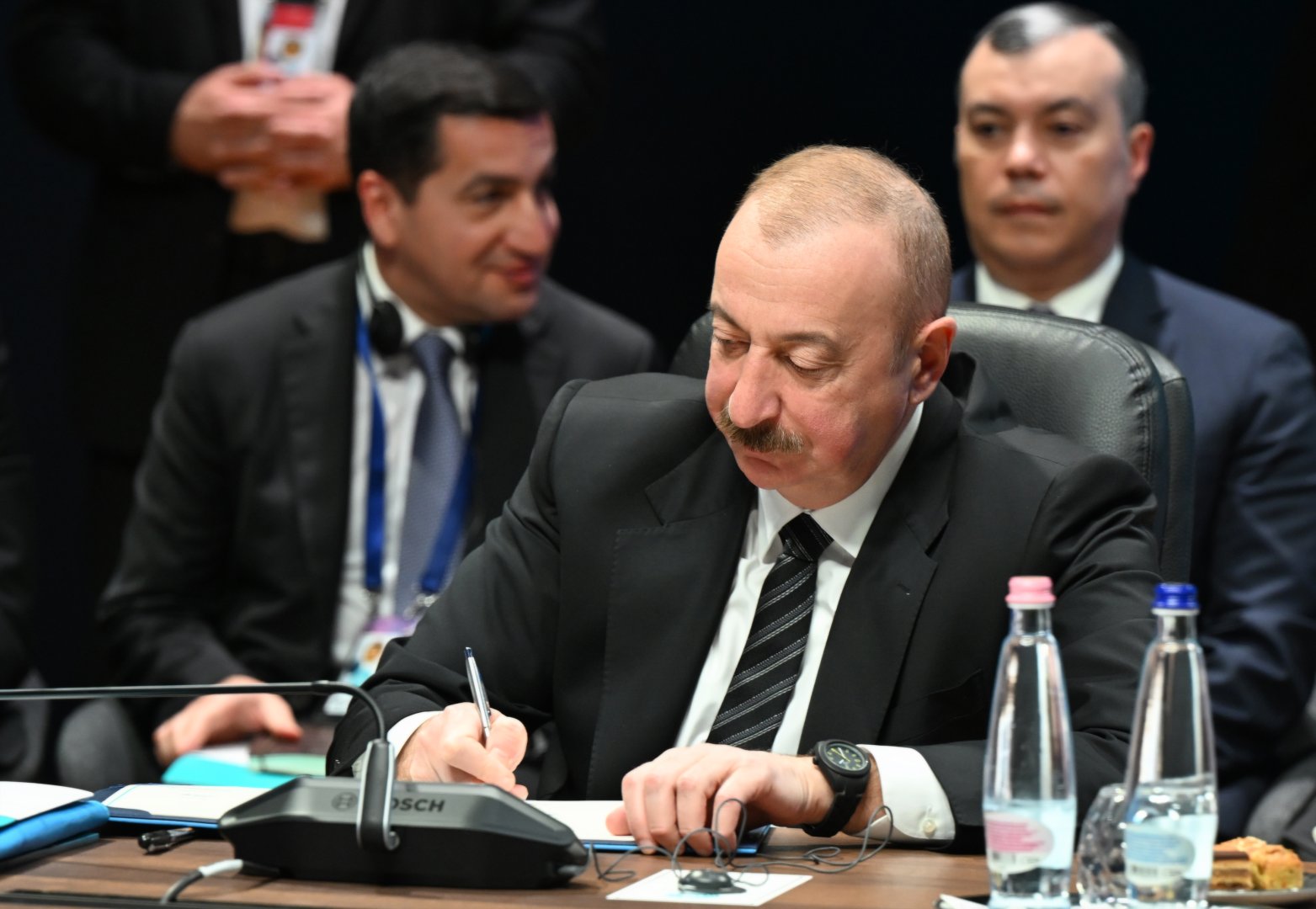 Prezident İlham Əliyev Budapeştdə Türk Dövlətləri Təşkilatının Dövlət başçılarının qeyri-rəsmi Zirvə görüşündə iştirak edib (FOTO/VİDEO) (YENİLƏNİB-4)