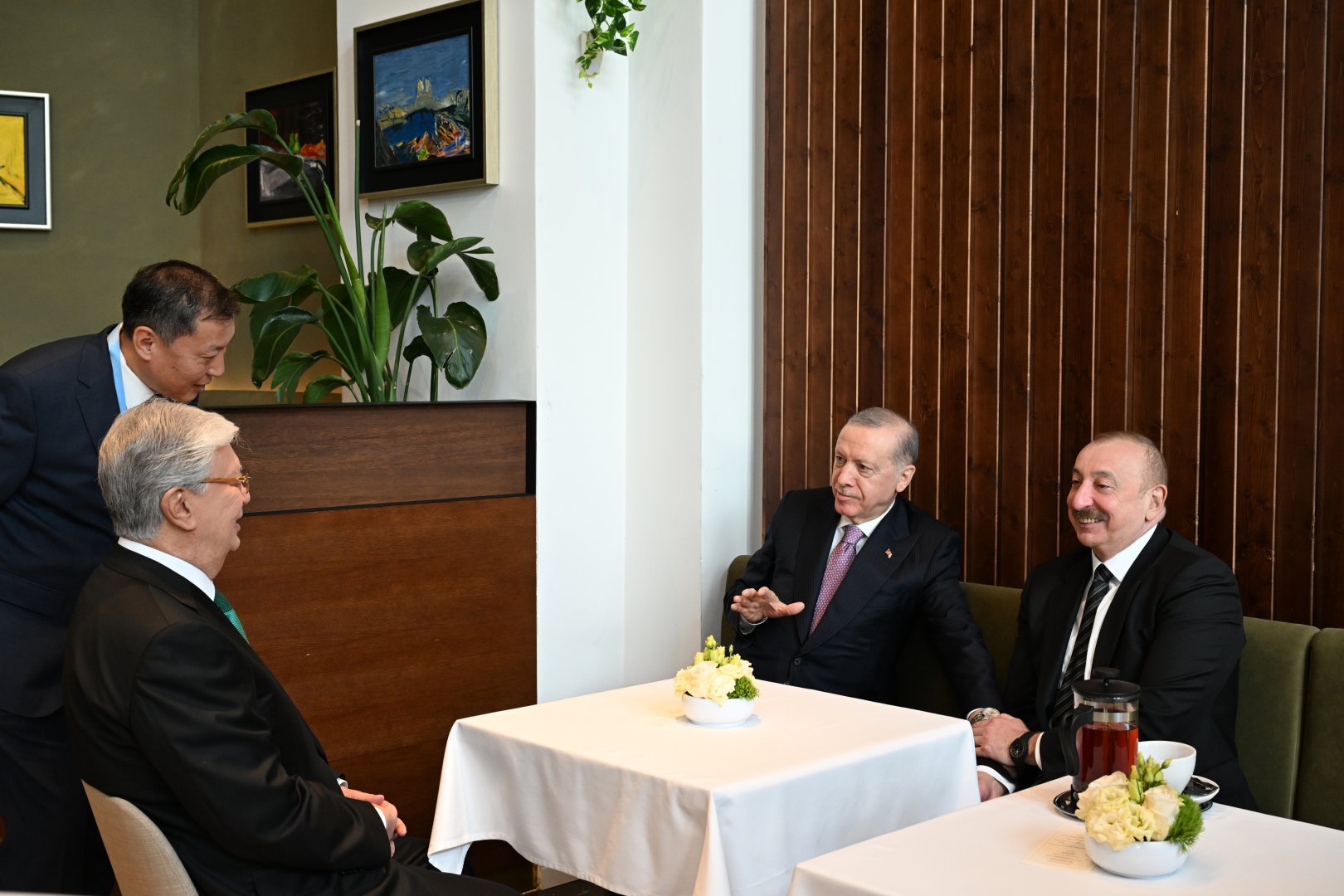 Prezident İlham Əliyev Budapeştdə Türk Dövlətləri Təşkilatının Dövlət başçılarının qeyri-rəsmi Zirvə görüşündə iştirak edib (FOTO/VİDEO) (YENİLƏNİB-4)