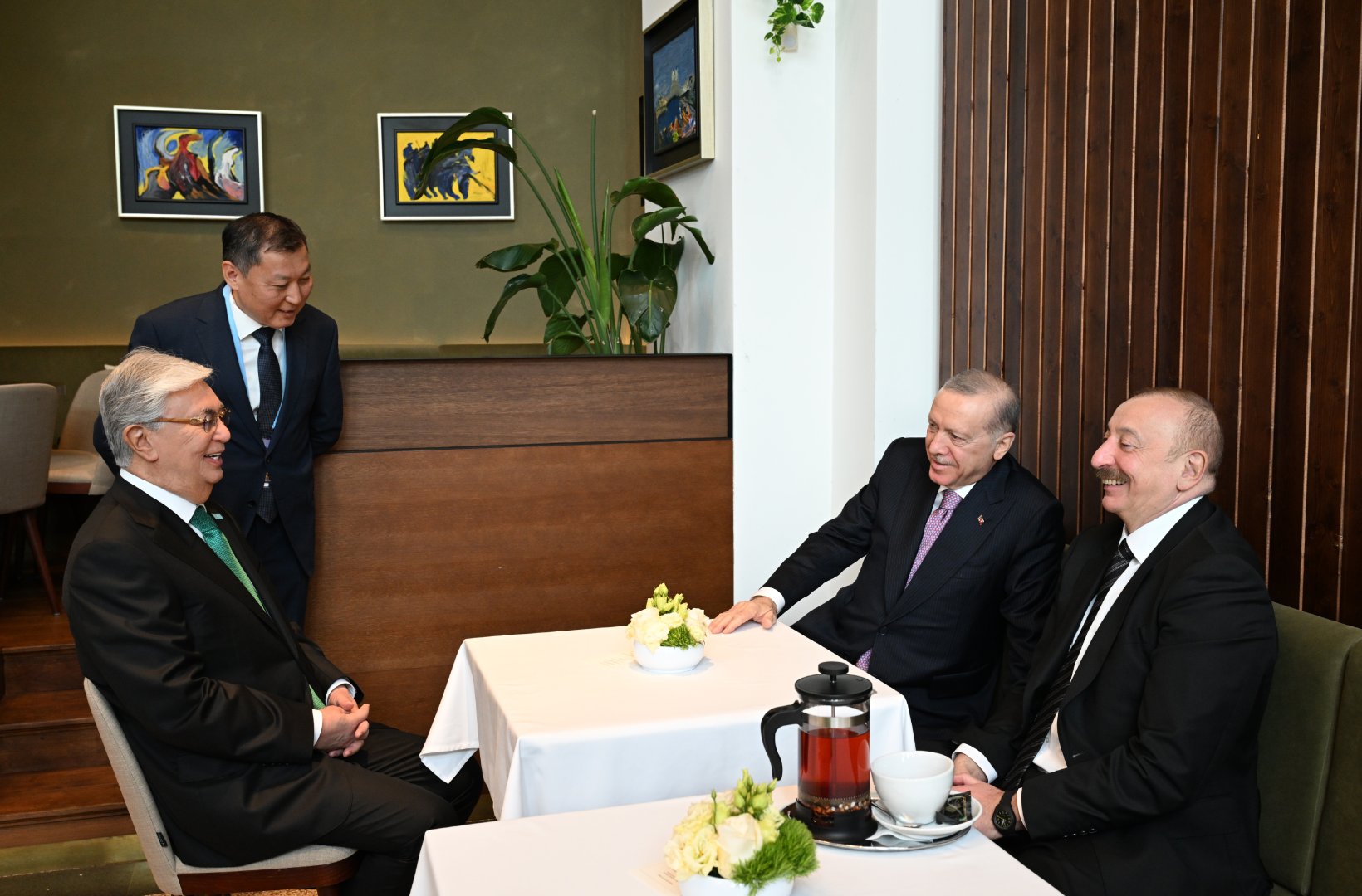 Prezident İlham Əliyev Budapeştdə Türk Dövlətləri Təşkilatının Dövlət başçılarının qeyri-rəsmi Zirvə görüşündə iştirak edib (FOTO/VİDEO) (YENİLƏNİB-4)