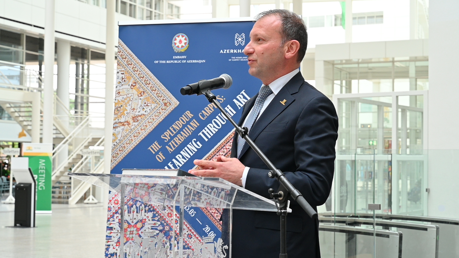 Niderlandda “Azərbaycan Xalçalarının Möhtəşəmliyi: Sənət Vasitəsilə Öyrənmək” xalça sərgisinin açılış mərasimi keçirilib (FOTO/VİDEO)