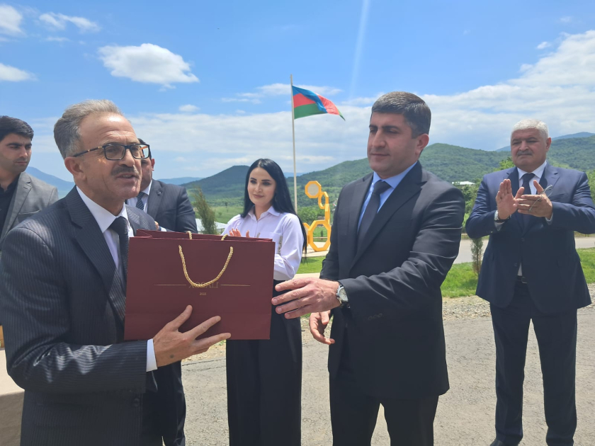 Növbəti köç karvanı Ballıca kəndinə çatıb: açarlar təqdim olunub (FOTO) (YENİLƏNİB)