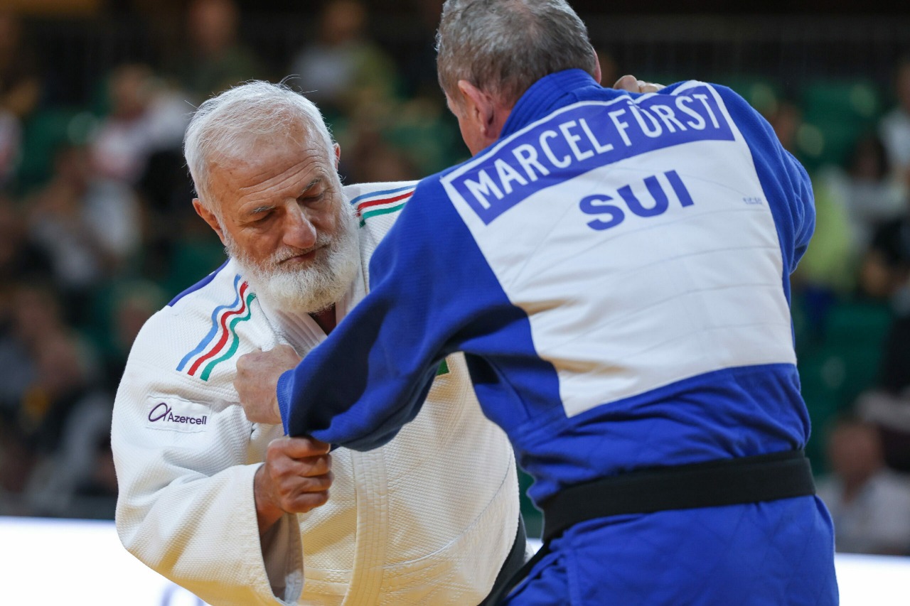 Azərbaycanın veteran cüdoçusu Avropa çempionatında qızıl medal qazanıb (FOTO)
