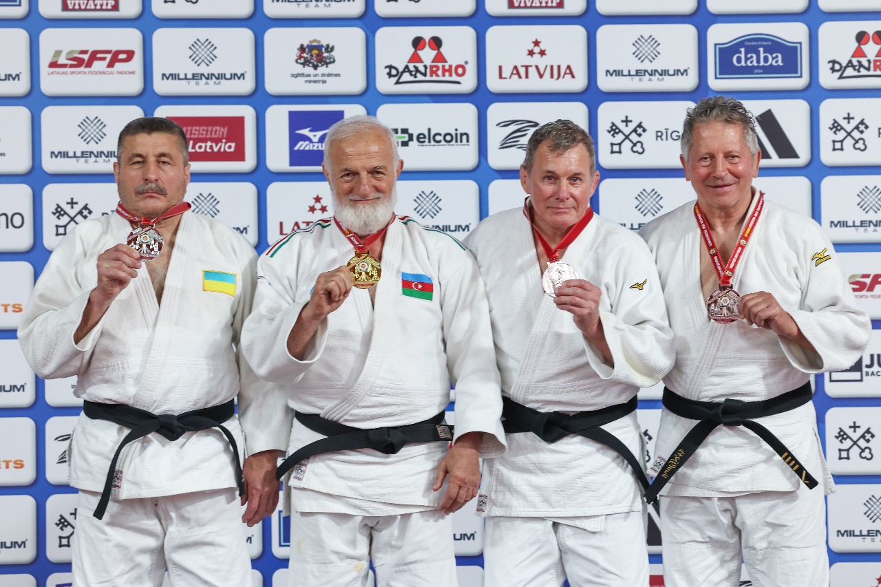 Azərbaycanın veteran cüdoçusu Avropa çempionatında qızıl medal qazanıb (FOTO)