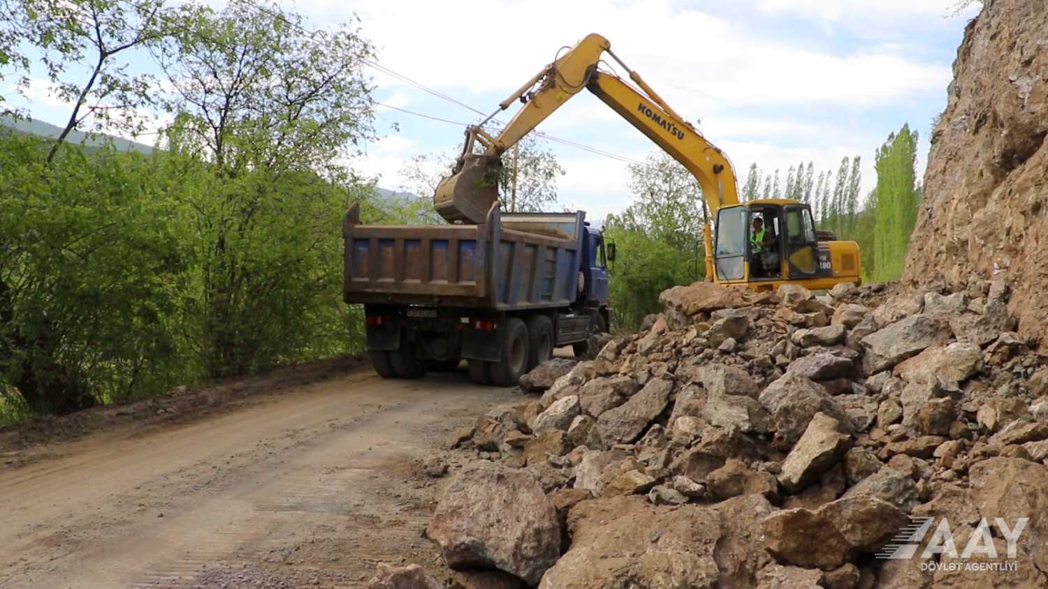 Göygöldə avtomobil yolu layihəsinin icrasına başlanılıb (FOTO/VİDEO)