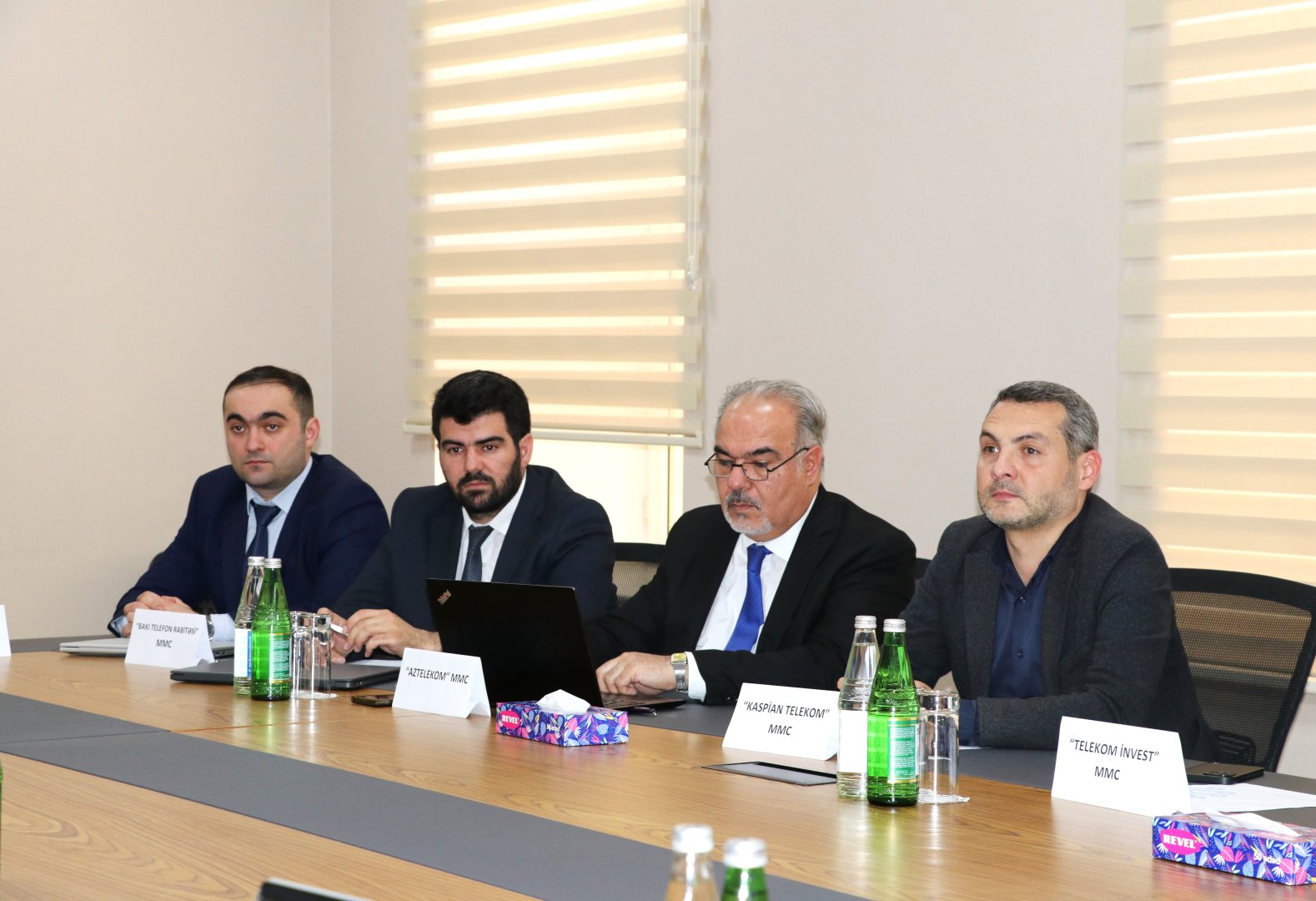 Azərbaycanda internet sürətinin inkişaf etmiş ölkələr səviyyəsinə çatdırılması üçün tədbirlər görüləcək (FOTO)