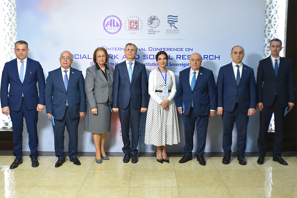 Azərbaycan Universitetində ikigünlük beynəlxalq konfrans işə başlayıb (FOTO)