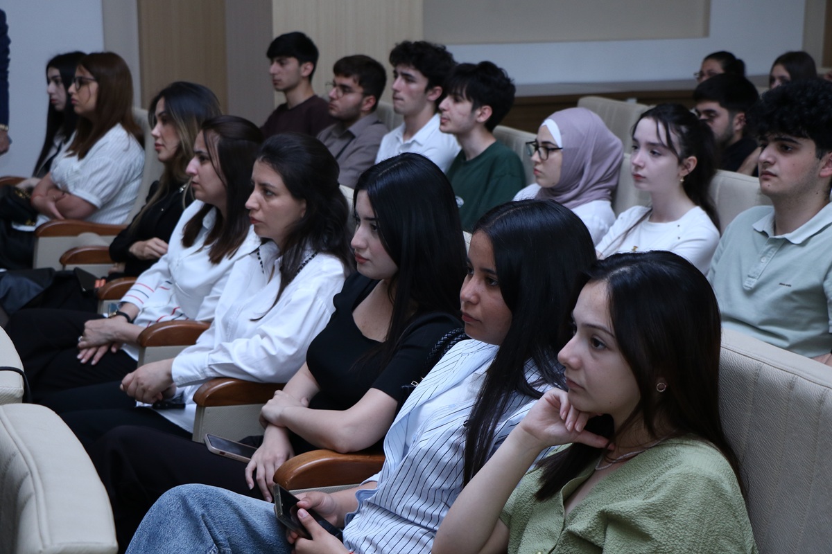 AzMİU-da tələbələr üçün tam taqaüdlü İT Akademiya fəaliyyətə başladı (FOTO)