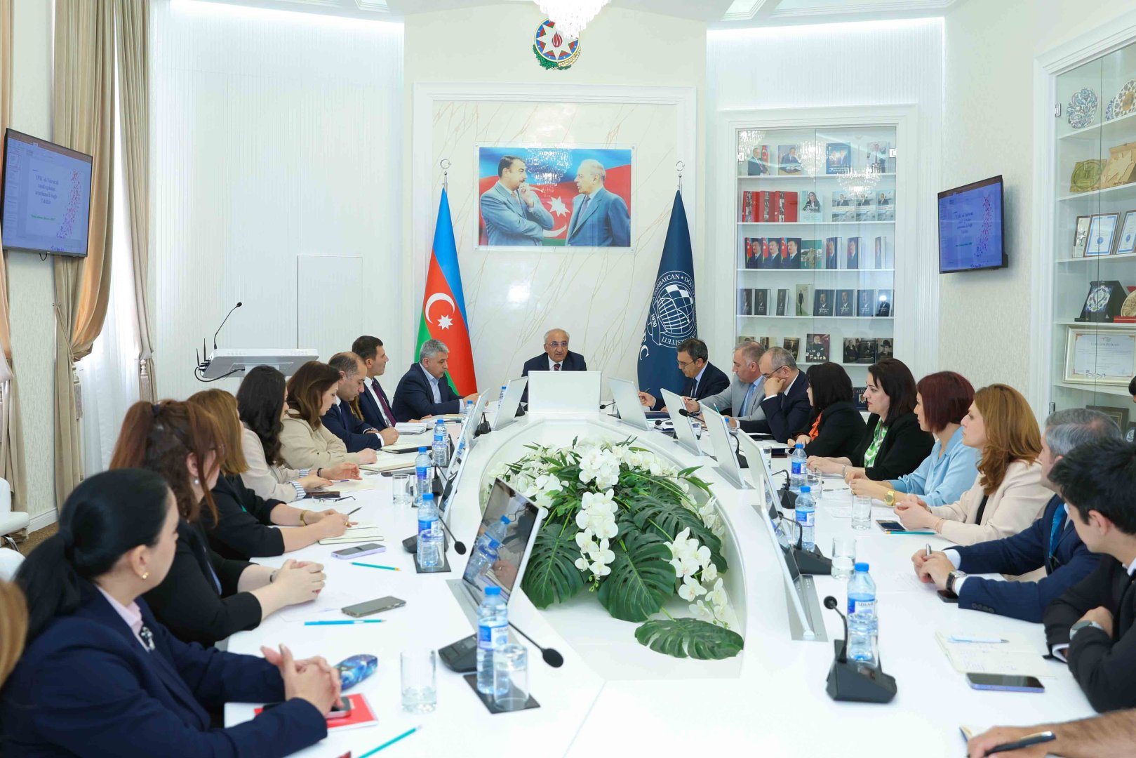 UNEC-də magistratura təhsili üzrə yeni hədəflər müəyyən olunub (FOTO)