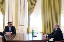 Prezident İlham Əliyev TDT-nin daxili işlər nazirlərinin ikinci görüşünün iştirakçılarından ibarət nümayəndə heyətini qəbul edib (FOTO/VİDEO) (YENİLƏNİB)