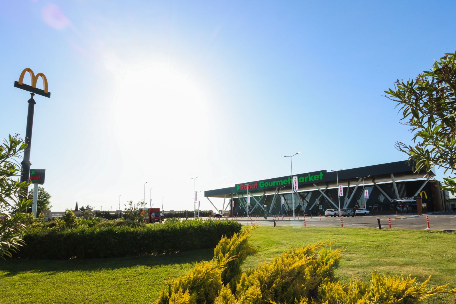 “McDonald's Azərbaycan”ın yeni restoranı Qala qəsəbəsində açılıb (FOTO)