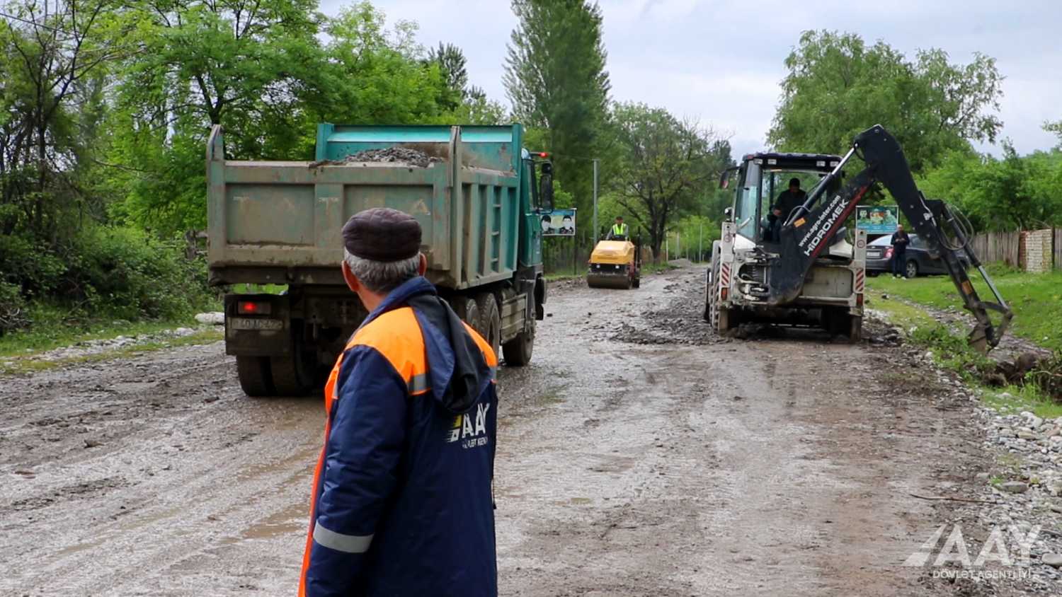 Qubada 12 yaşayış məntəqəsini əhatə edən avtomobil yolu yenidən qurulur