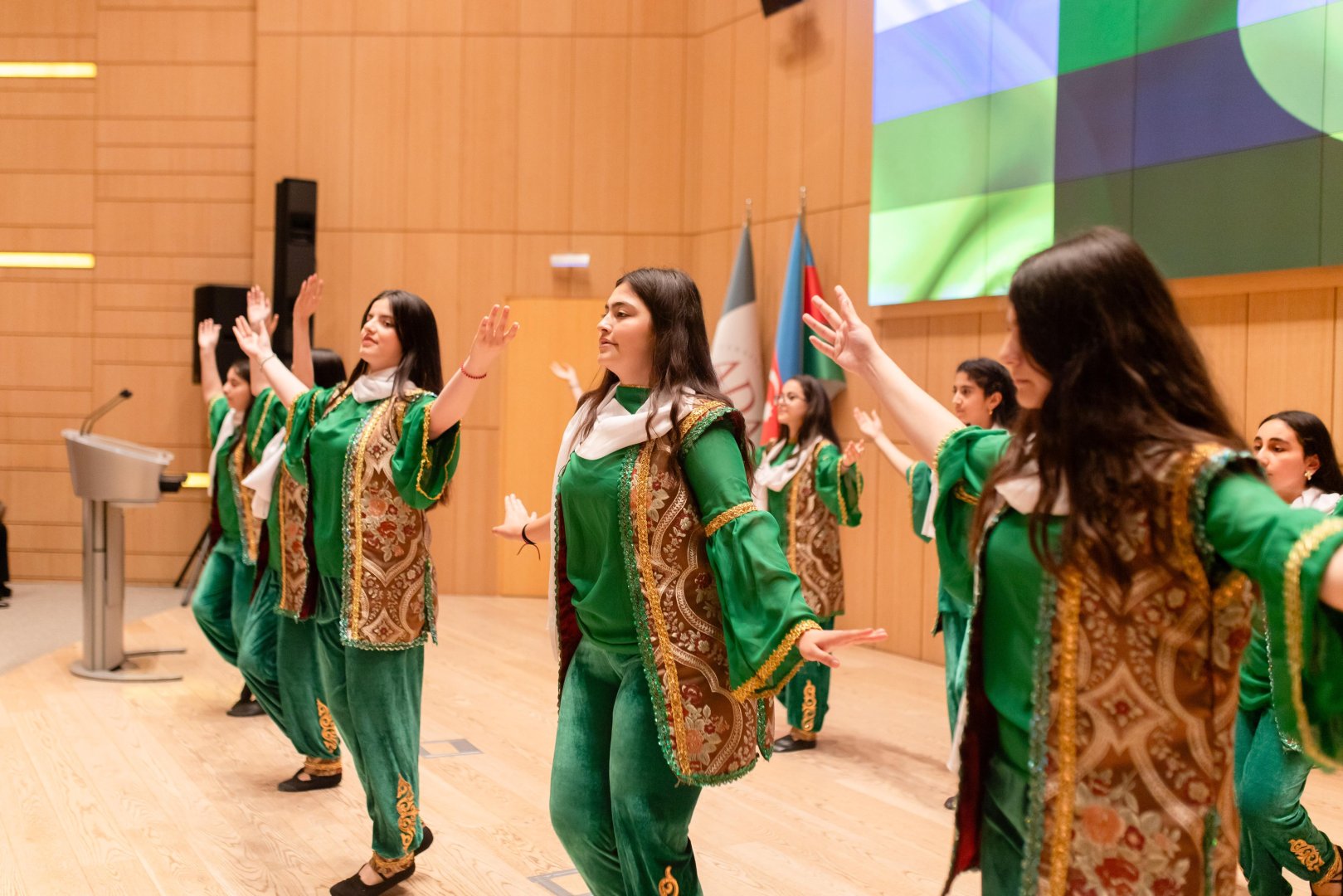 50-ə yaxın ölkə ADA Universitetinin 13-cü Beynəlxalq Festivalında bir araya gəlib (FOTO)