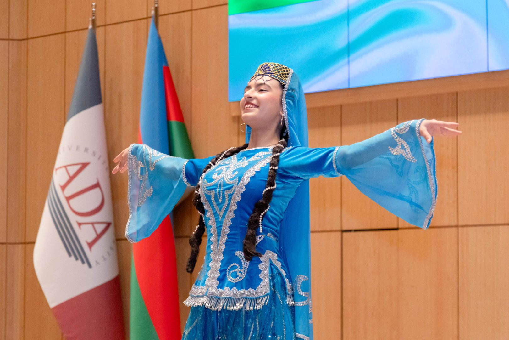 50-ə yaxın ölkə ADA Universitetinin 13-cü Beynəlxalq Festivalında bir araya gəlib (FOTO)