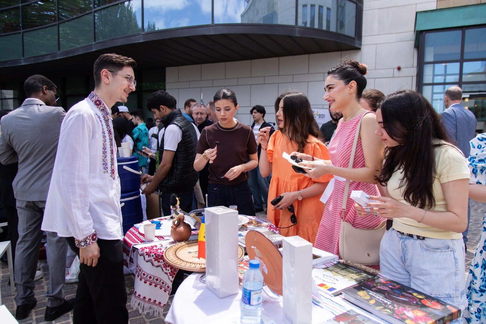 50-ə yaxın ölkə ADA Universitetinin 13-cü Beynəlxalq Festivalında bir araya gəlib (FOTO)