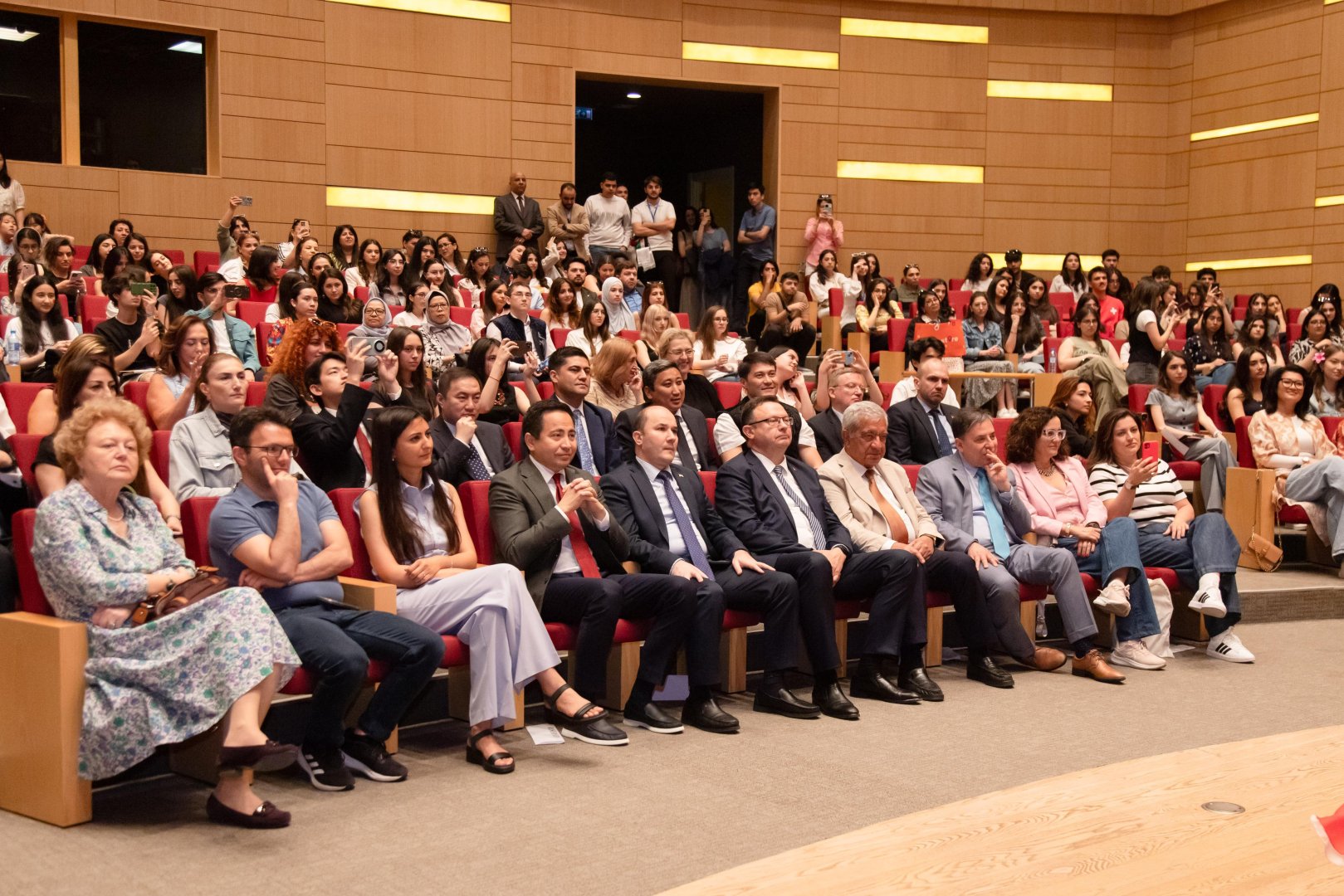 50-ə yaxın ölkə ADA Universitetinin 13-cü Beynəlxalq Festivalında bir araya gəlib (FOTO)