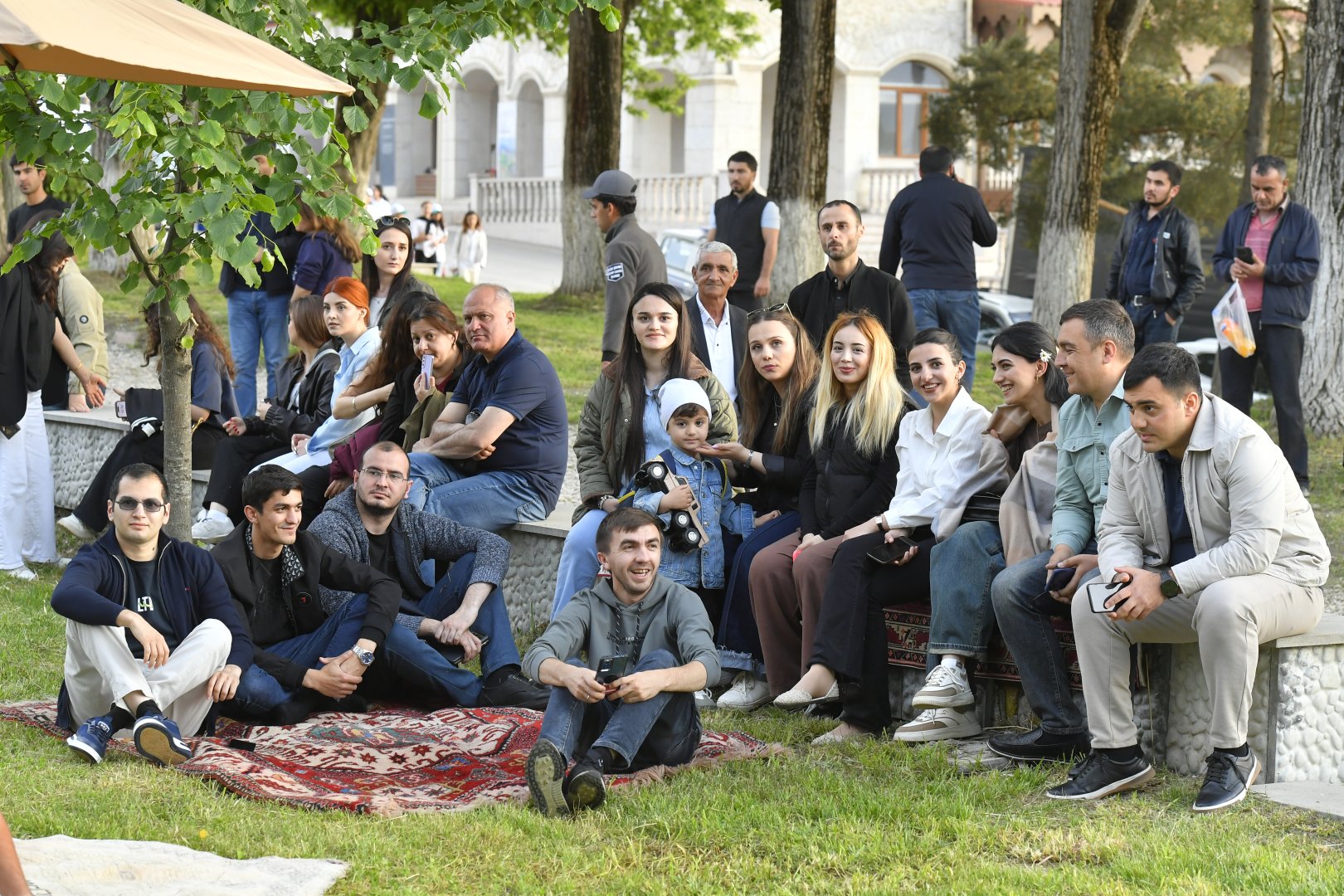 Xarıbülbül Festivalı çərçivəsində Şuşada teatr tamaşası nümayiş olunub (FOTO)