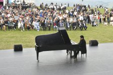 Şuşada “Xarıbülbül” musiqi festivalının açılışı olub (FOTO)