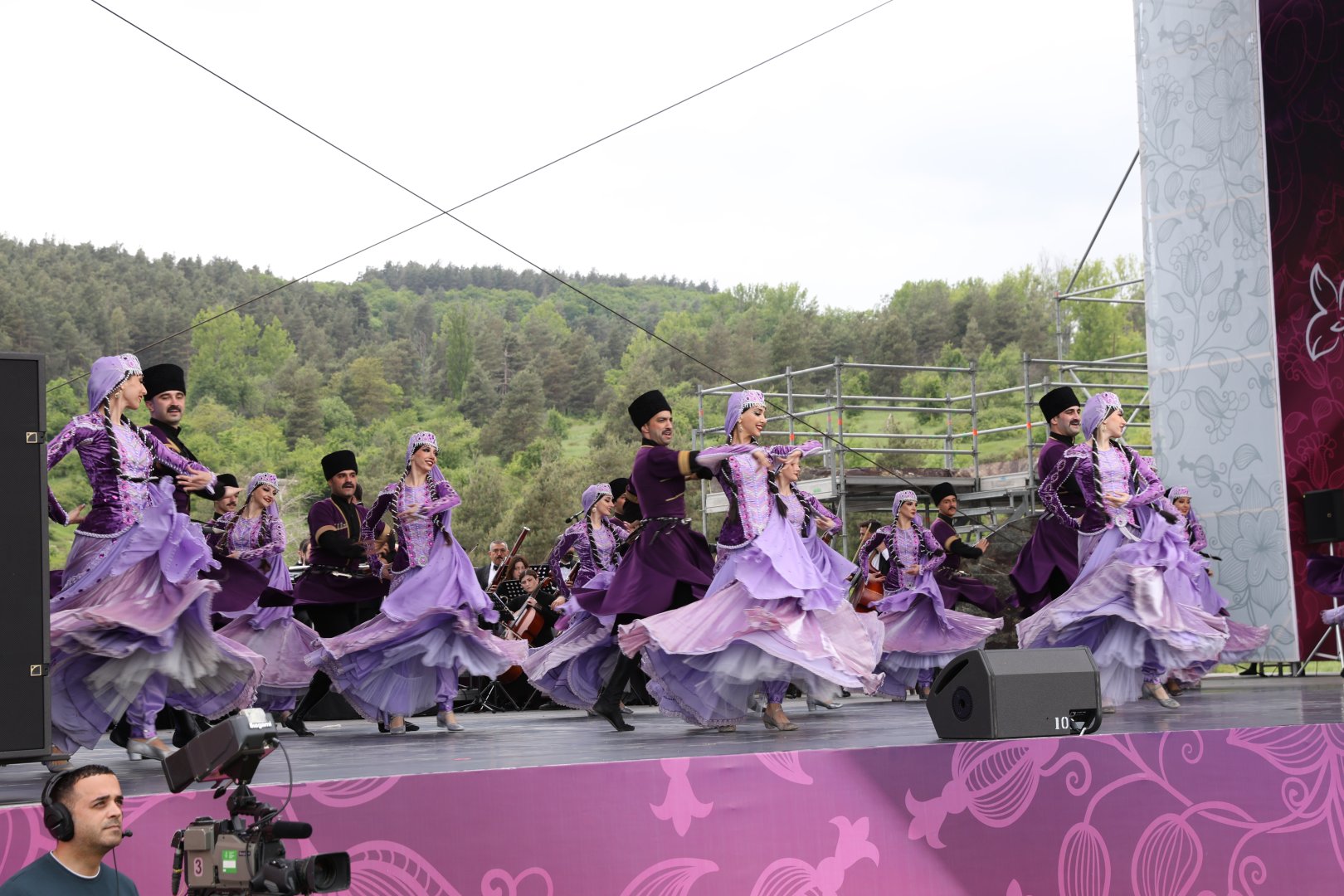 Şuşada “Xarıbülbül” musiqi festivalının açılışı olub (FOTO)