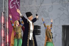 “Xarıbülbül” Beynəlxalq Musiqi Festivalında Polad Bülbüloğlunun konserti olub (FOTO)