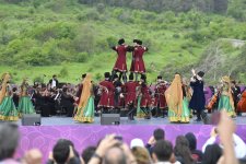 “Xarıbülbül” Beynəlxalq Musiqi Festivalında Polad Bülbüloğlunun konserti olub (FOTO)