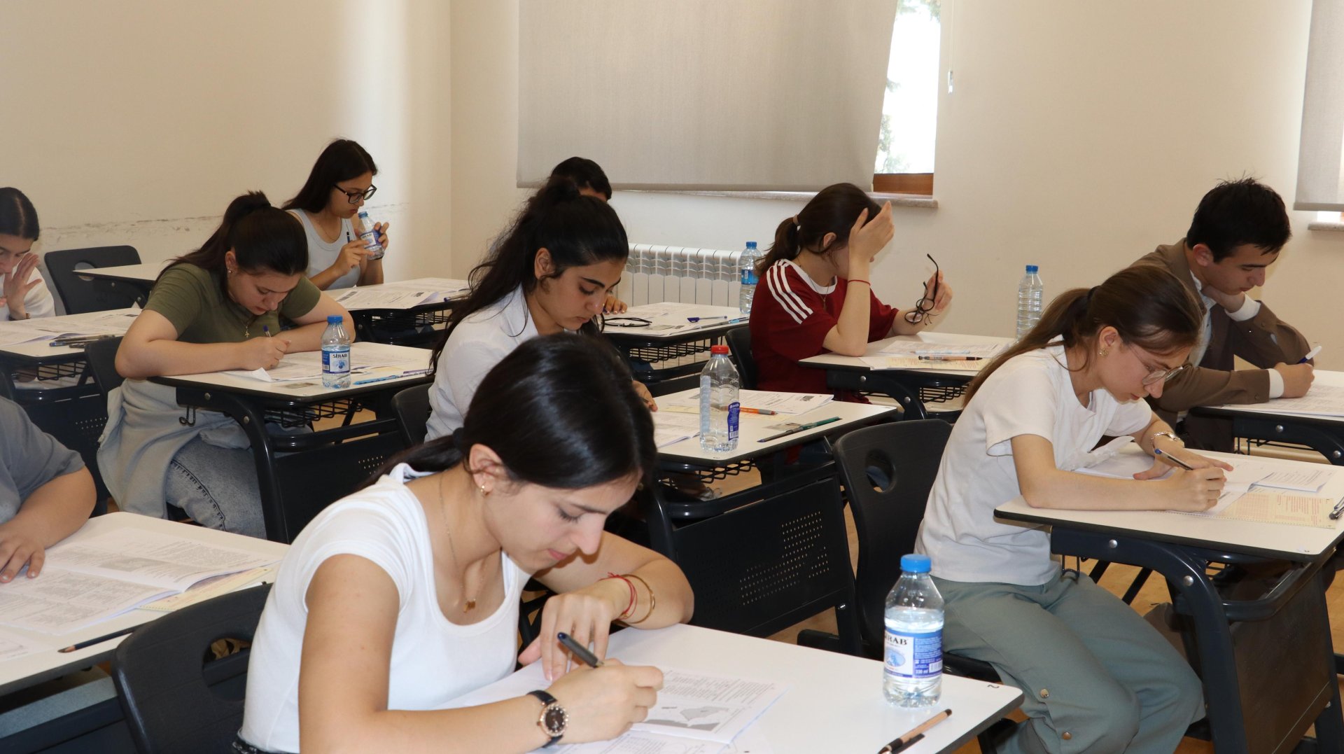 Xankəndi şəhərində ilk dəfə qəbul imtahanı keçirilir (FOTO)