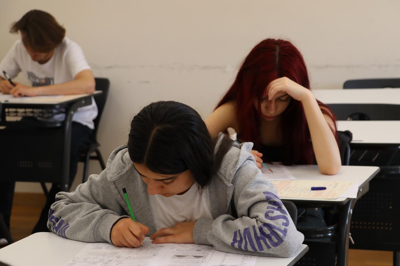 Xankəndi şəhərində ilk dəfə qəbul imtahanı keçirilir (FOTO)