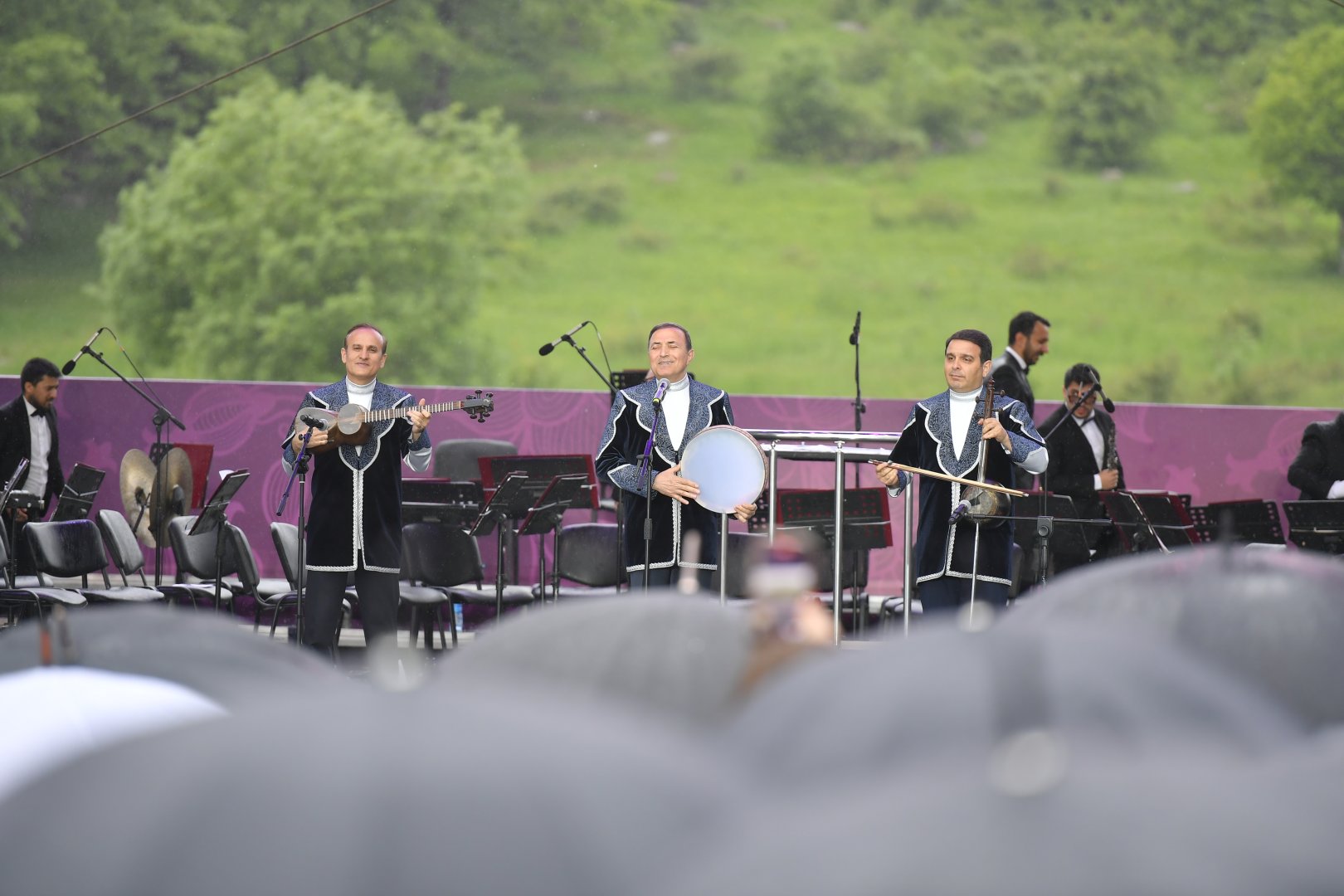 “Xarıbülbül” Beynəlxalq Musiqi Festivalında Polad Bülbüloğlunun konserti olub (FOTO)