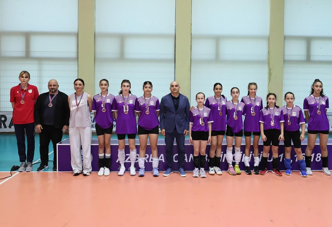 14 yaşadək voleybolçular arasında Azərbaycan çempionatı başa çatıb (FOTO)
