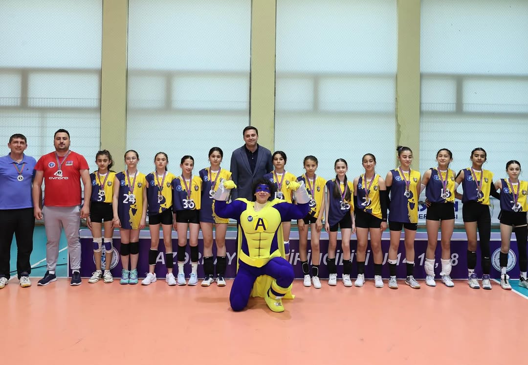 14 yaşadək voleybolçular arasında Azərbaycan çempionatı başa çatıb (FOTO)