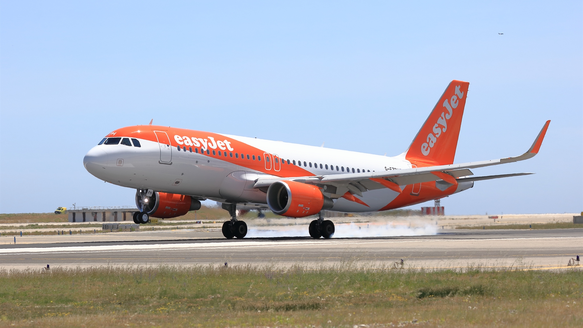“easyJet” təyyarəsi bomba təhdidi səbəbilə Frankfurta məcburi eniş edib