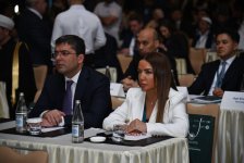 Bakıda “İslamofobiya diqqət mərkəzində: Qərəzin ifşası, stiqmaların dağıdılması” mövzusunda beynəlxalq konfransın birinci günü başa çatıb (FOTO) (YENİLƏNİB)