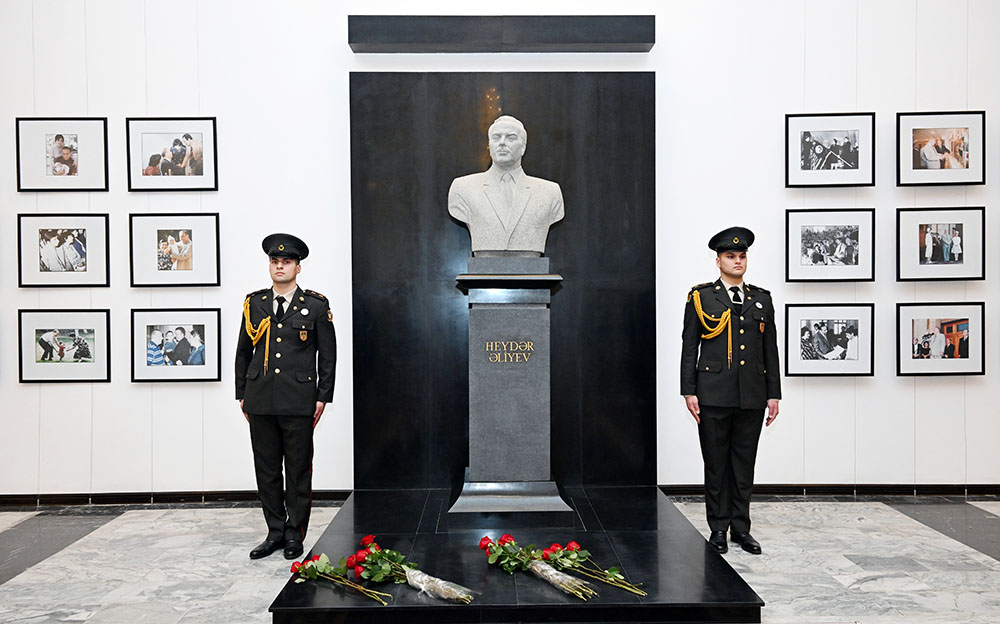 Hərbi Tibb Fakültəsinin yaranmasının 25 illik yubileyinə həsr olunmuş elmi-praktik konfrans keçirilir (FOTO)