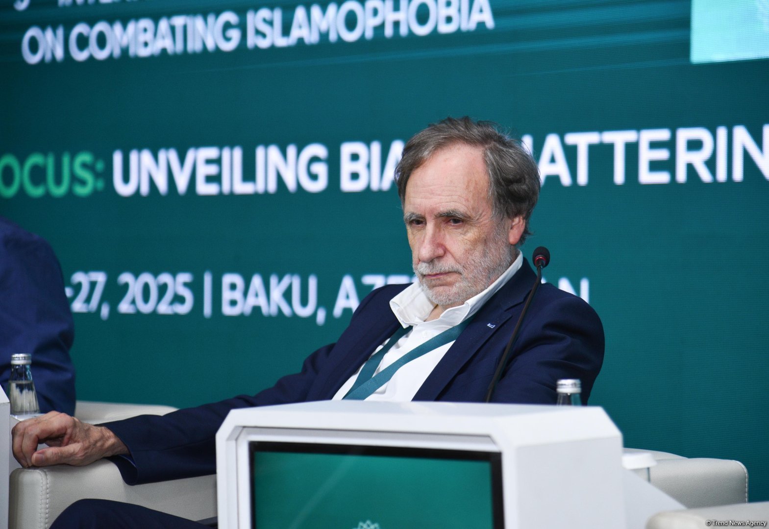 İslamofobiya Fransanın daxili siyasətində özünü aydın şəkildə büruzə verir -Jan-Mişel Brün