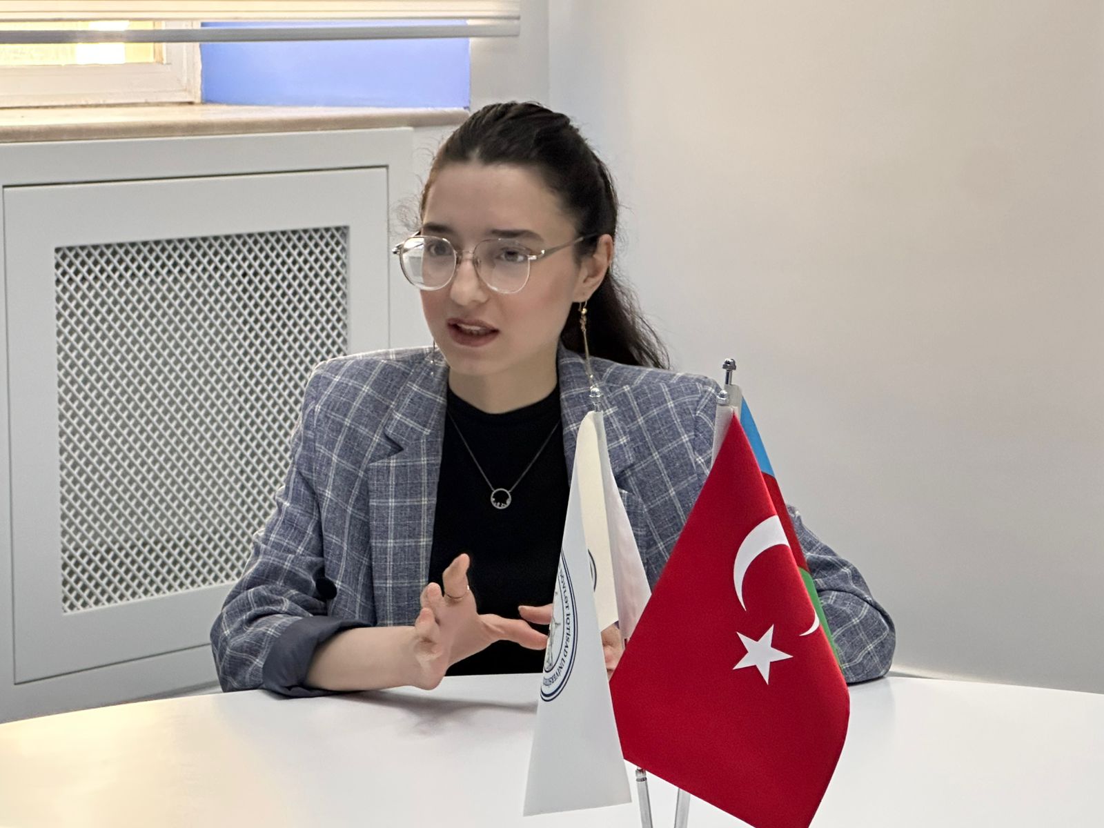 "Məşğulluq Həftəsində" 250-yə yaxın UNEC tələbəsi üçün iş müsahibəsi təşkil olunub (FOTO)