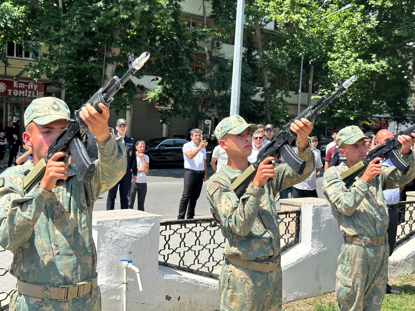 Mingəçevirdə Birinci Qarabağ müharibəsi şəhidinin qalıqları dəfn olunub (FOTO)