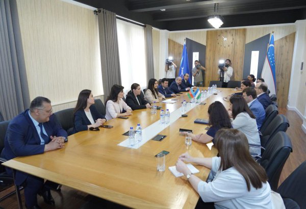 Azərbaycan və Özbəkistan media qurumları informasiya və kommunikasiya sahəsində əməkdaşlığı müzakirə ediblər (FOTO)